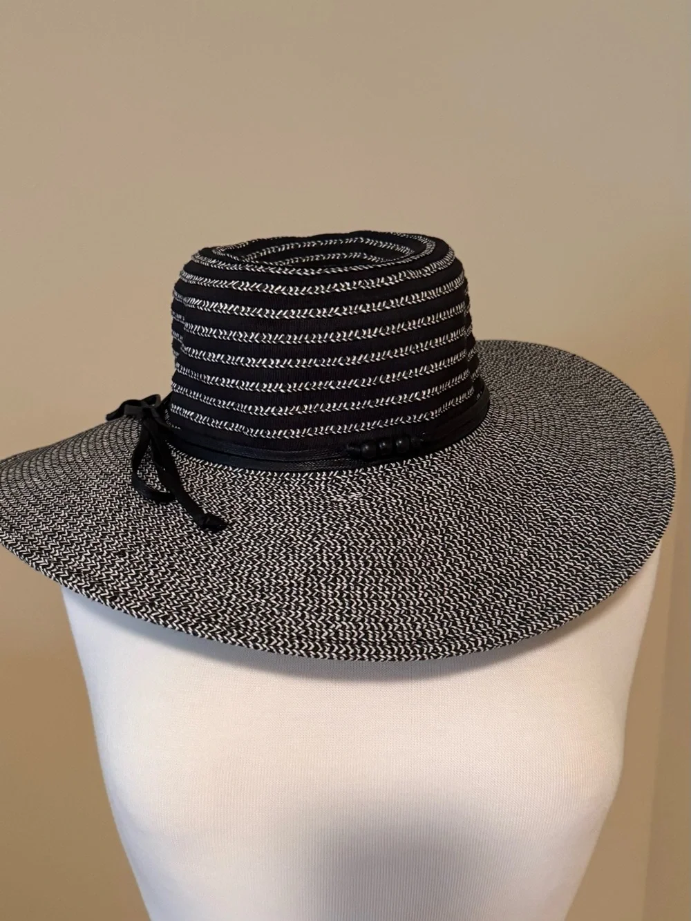 Black & White Wide Brim Sun Hat | Elegant Packable Summer Beach Hat